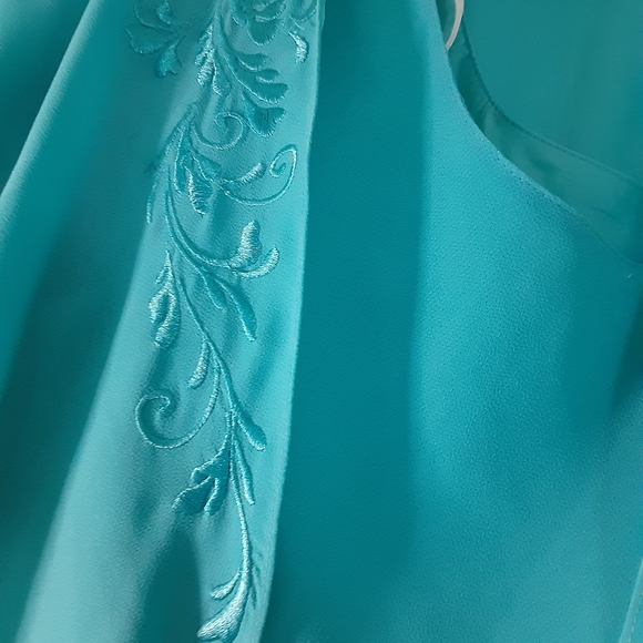 DRESS - Picture 3 of 5